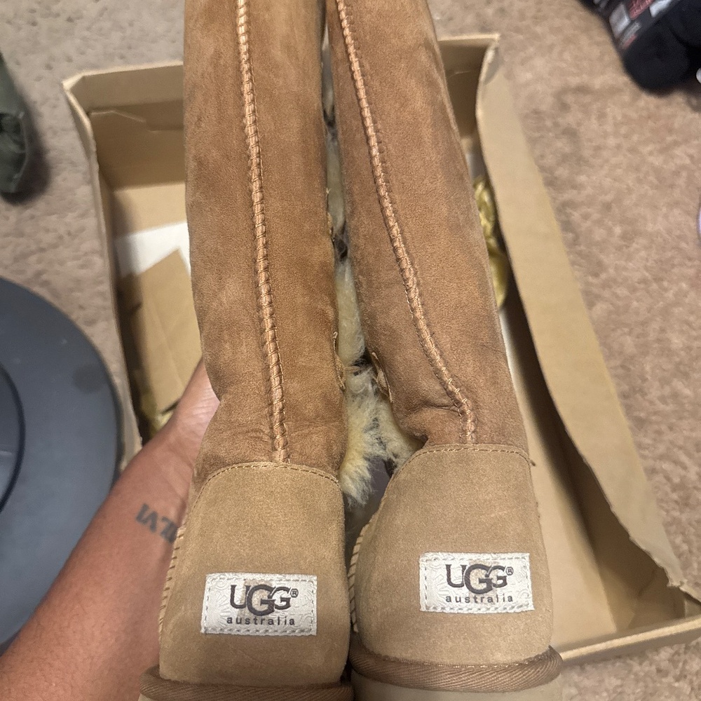 Ugg Bailey Button - image 4